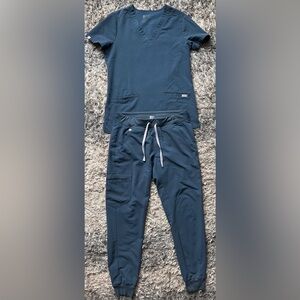 Figs Women’s Dark Harbor Scrub Set size XS Top and S Bottom